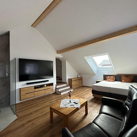 Villa Racing - Privatzimmer In Spielberg Spielberg Bei Knittelfeld Exterior foto